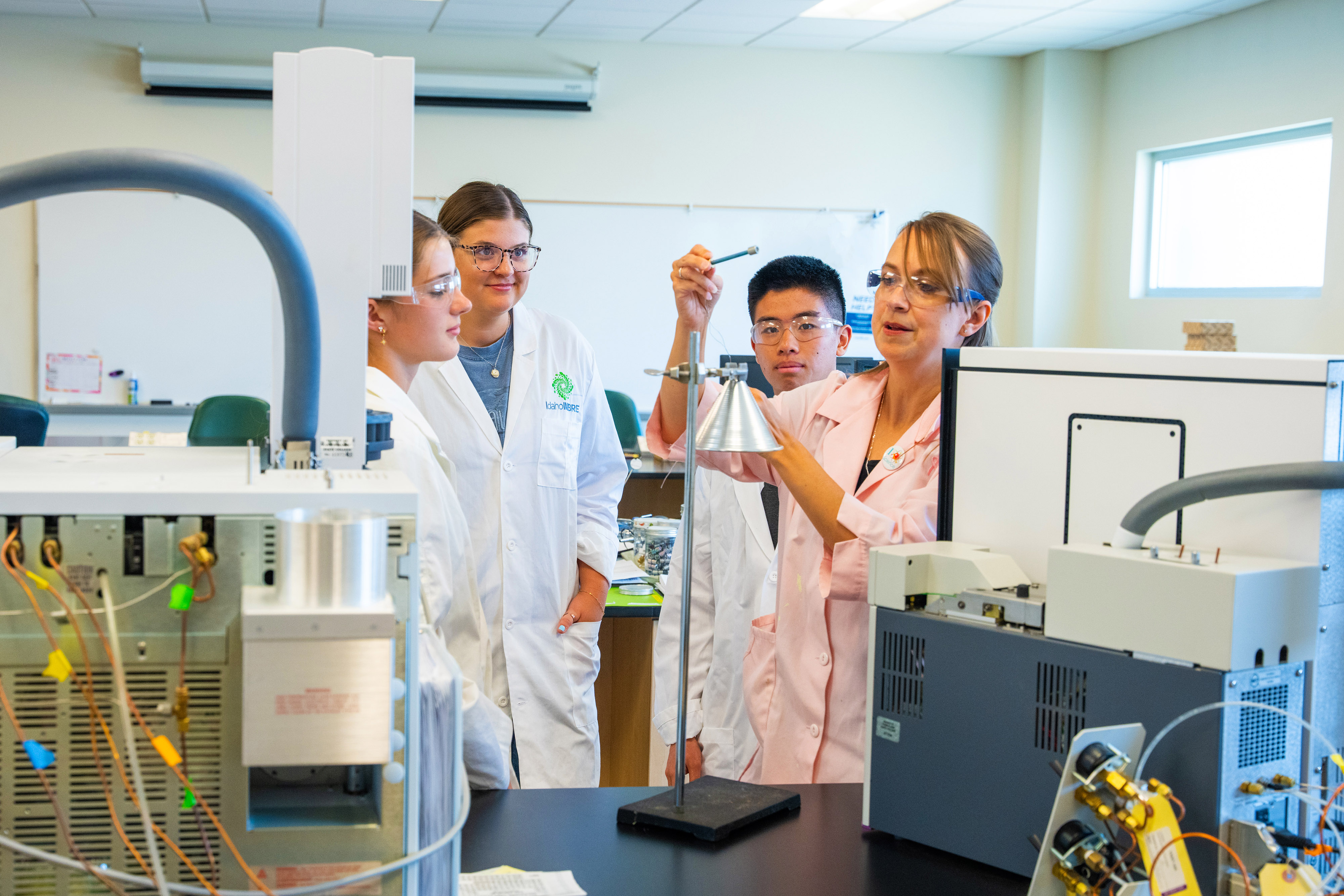 Nany Johnston in the lab with students